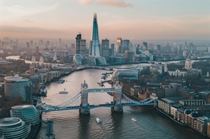 Essential Tips for Americans Visiting London: Navigating Culture, Currency, & Comfy Stays